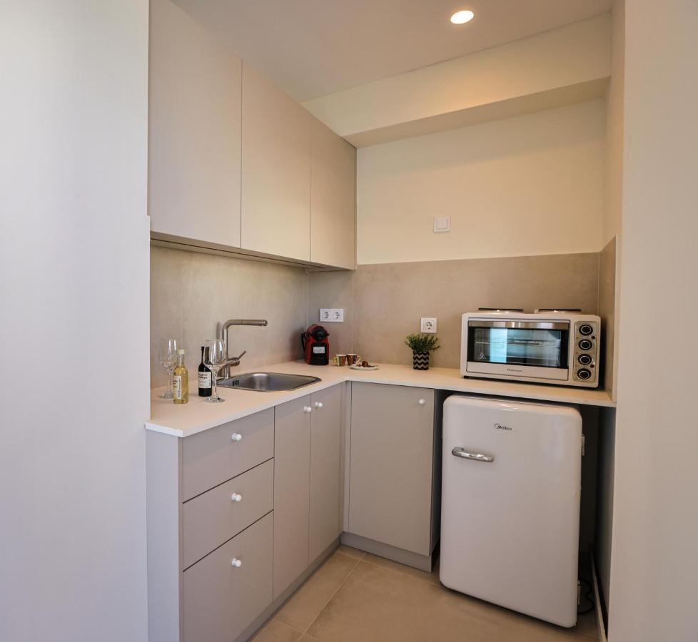 La Mer Bleue Boutique Suite Vrahati Exteriör bild