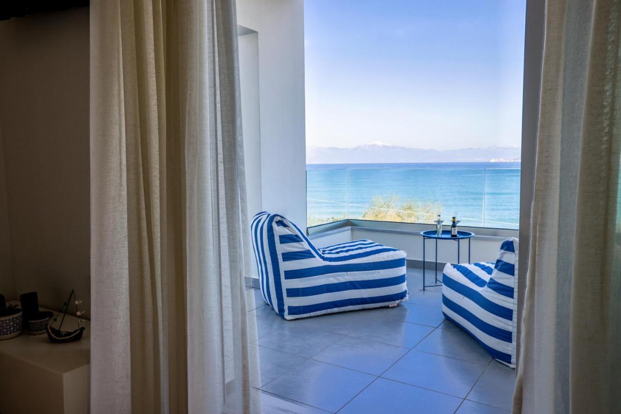 La Mer Bleue Boutique Suite Vrahati Exteriör bild