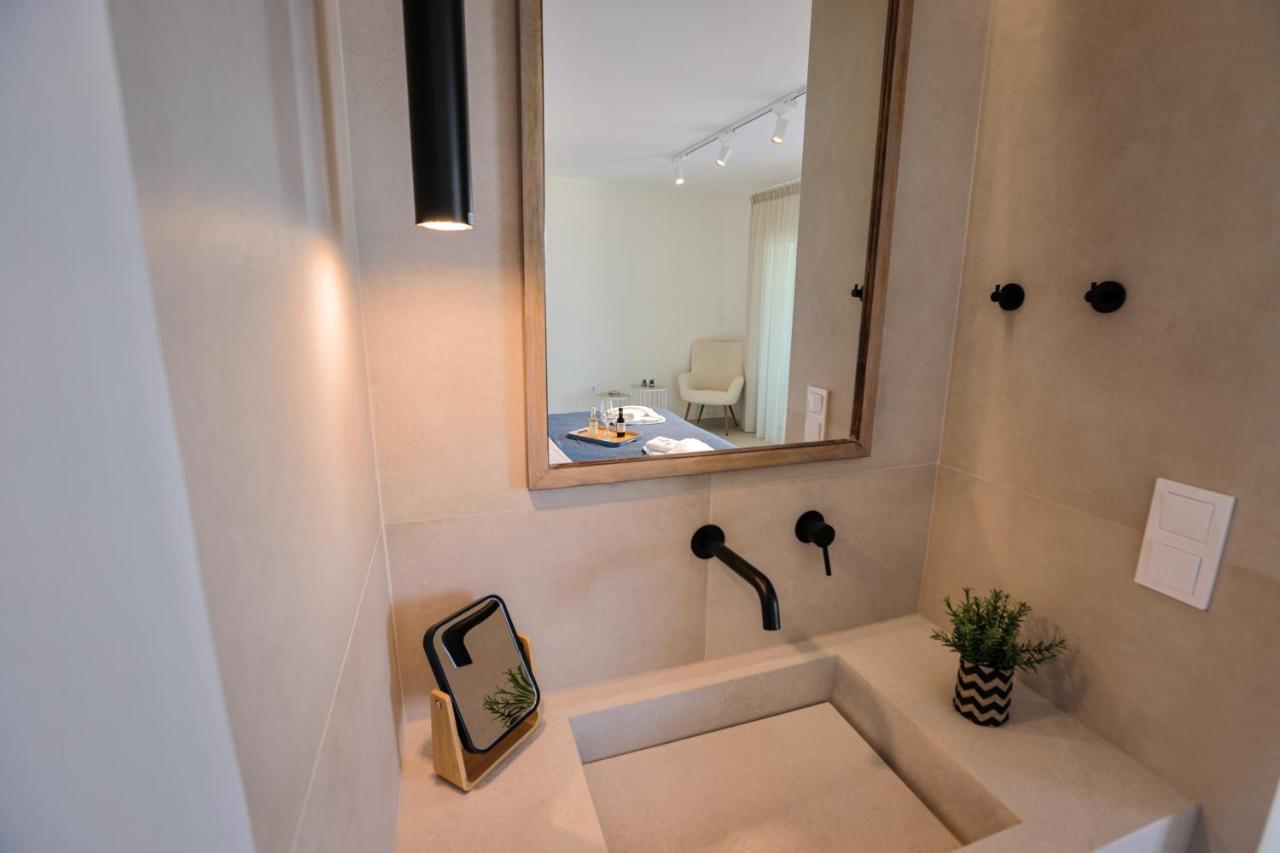 La Mer Bleue Boutique Suite Vrahati Exteriör bild
